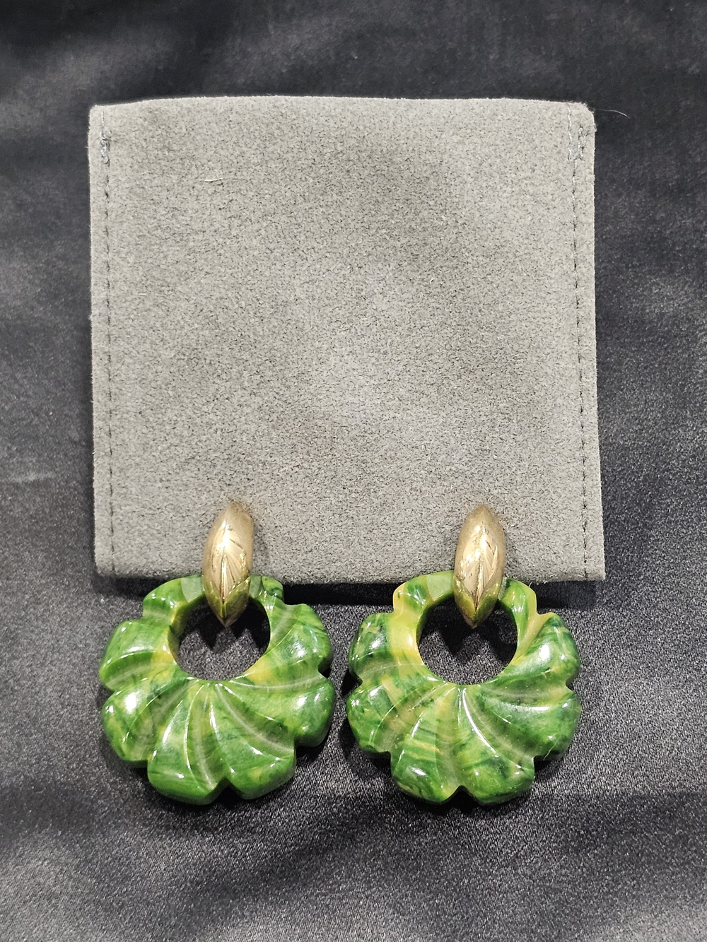 Kenneth Lane KJL Green Marbled Resin Flower Clip-On Earrings Vtg